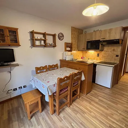 Confortable Pres Des Pistes Avec Balcon Et Parking - Fr-1-693-128 * Châtel