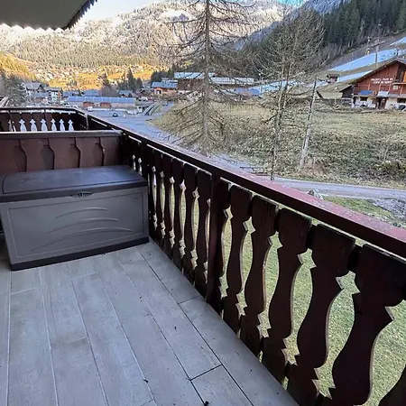 Confortable Pres Des Pistes Avec Balcon Et Parking - Fr-1-693-128 * Châtel